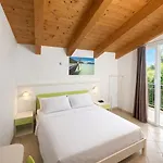 Sasselli Dipendenza Zamagna 3*