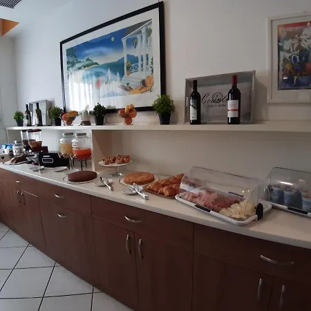 Sasselli 酒店 切塞纳蒂科